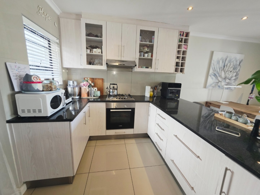 3 Bedroom Property for Sale in Parklands North Western Cape